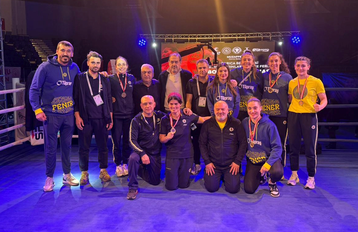 Fenerbahçe, Büyük Kadınlar Türkiye Ferdi Boks Şampiyonası’nı 4 altın, 3 gümüş, 3 bronz madalya ile tamamladı.